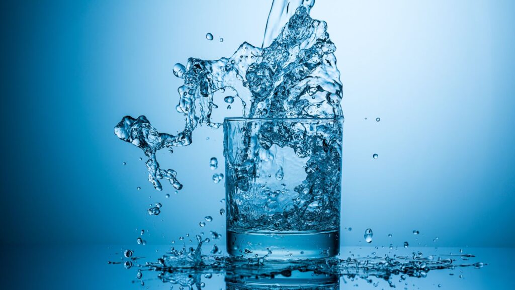 Hahnenwasser, Leitungswasser | Wasserglas
