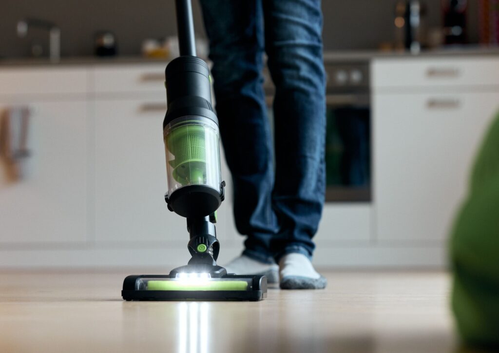 Akkustaubsauger für Senioren: Leicht, ergonomisch und einfach zu bedienen 1 Akkustaubsauger fuer Senioren